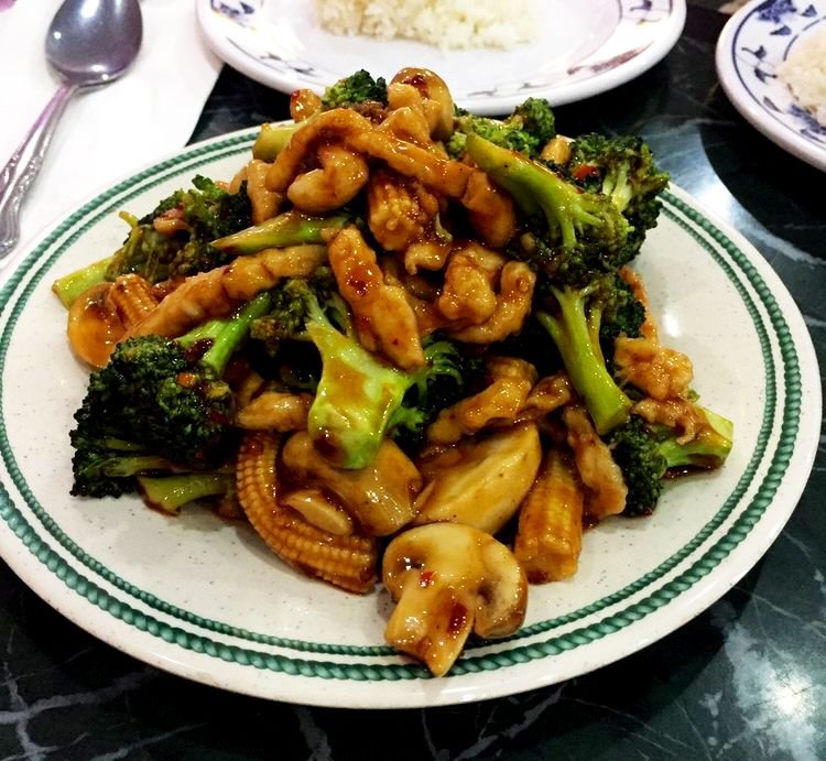 Shrimp and chicken with broccoli